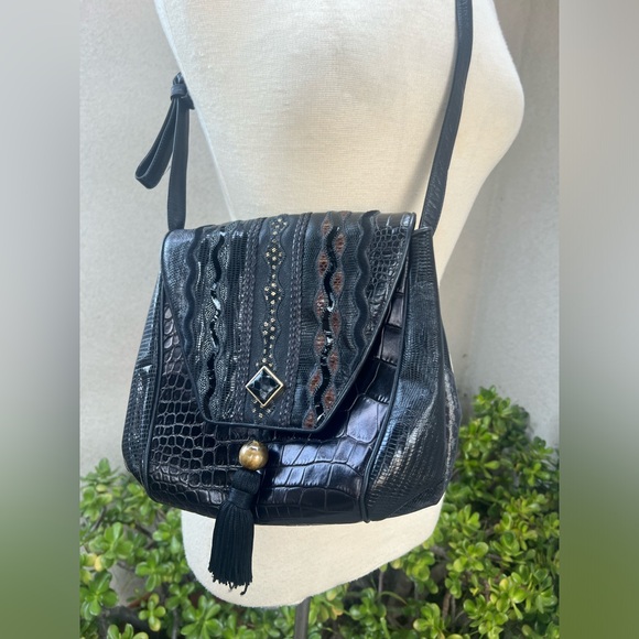 Accents by Sharif shoulder bag black textured leather interior zippers - Picture 2 of 12